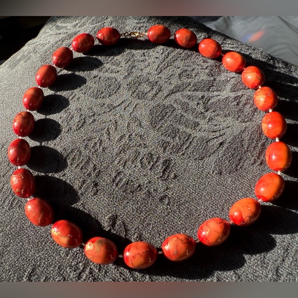 Vintage Red and Gold Beaded Necklace - Picture 5 of 5